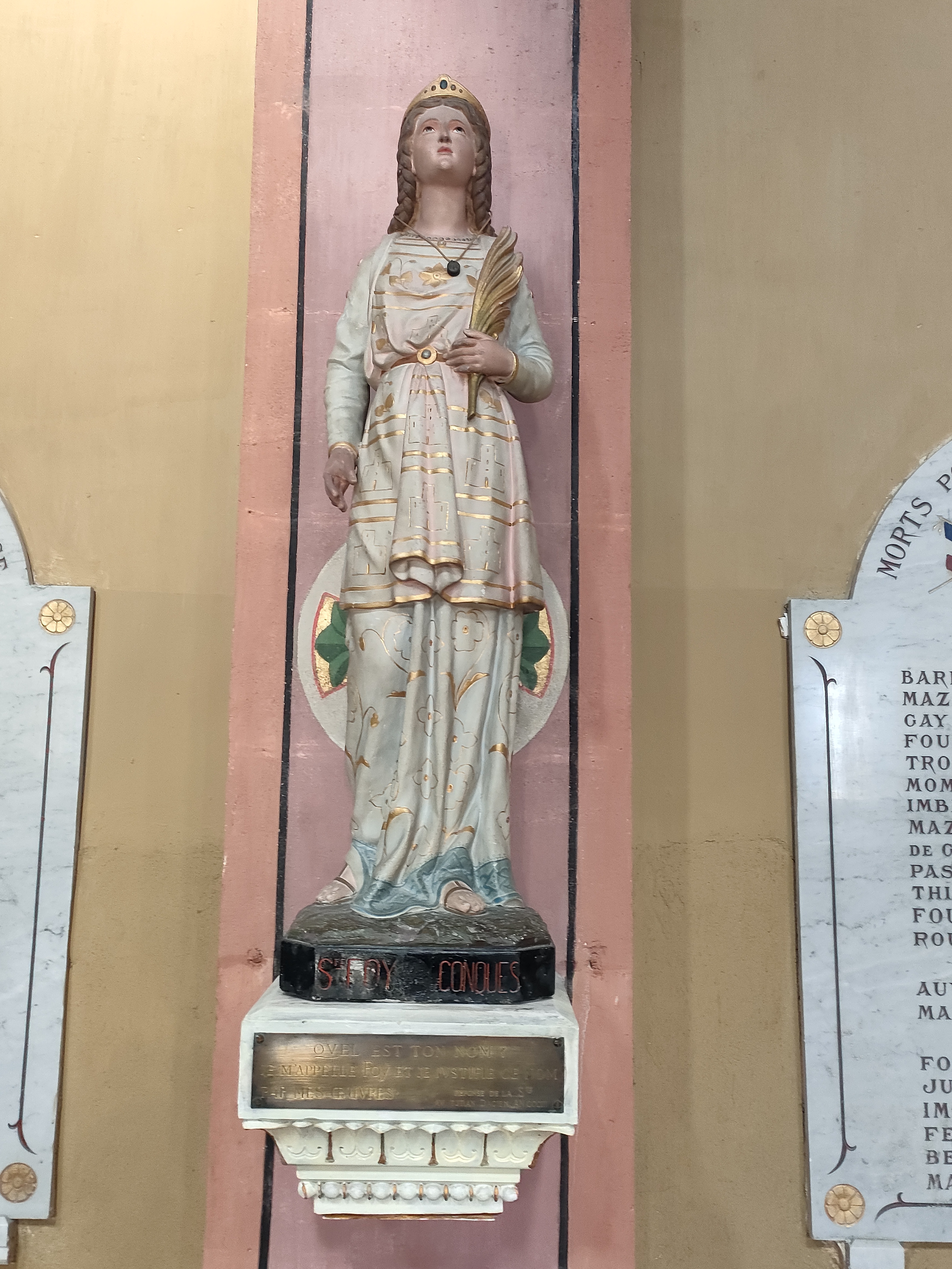 Statue de Sainte Foy avec son reliquaire et son dais